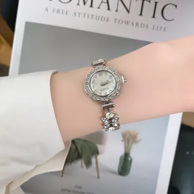 Antique Vintage Full Rhinestone Adjustable Bracelet Watch for Women Light Luxury Heart Geometric Alloy