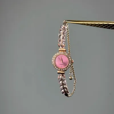 Antique Vintage Full Rhinestone Adjustable Bracelet Watch for Women Light Luxury Heart Geometric Alloy