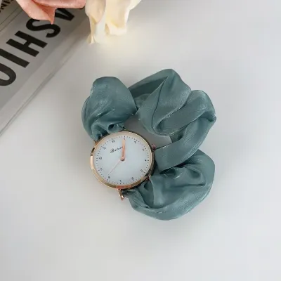 Antique Vintage Full Rhinestone Adjustable Bracelet Watch for Women Light Luxury Heart Geometric Alloy