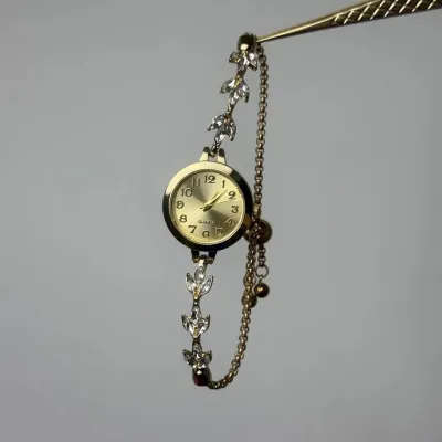 Antique Vintage Full Rhinestone Adjustable Bracelet Watch for Women Light Luxury Heart Geometric Alloy