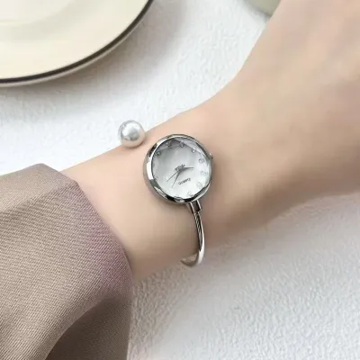 Antique Vintage Full Rhinestone Adjustable Bracelet Watch for Women Light Luxury Heart Geometric Alloy