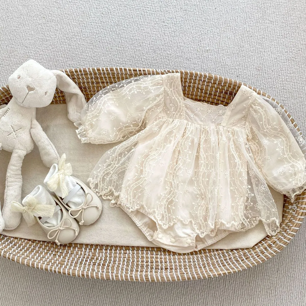 Baby Girls Mesh Long Sleeve Rompers 0-3T Sweet Cotton Hidden Button Triangle Bodysuit