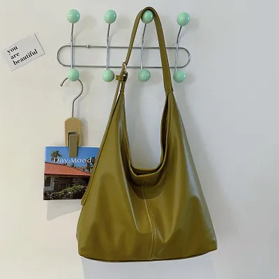 Vintage Solid Color Large Capacity PU Shoulder Bag with Magnetic Buckle