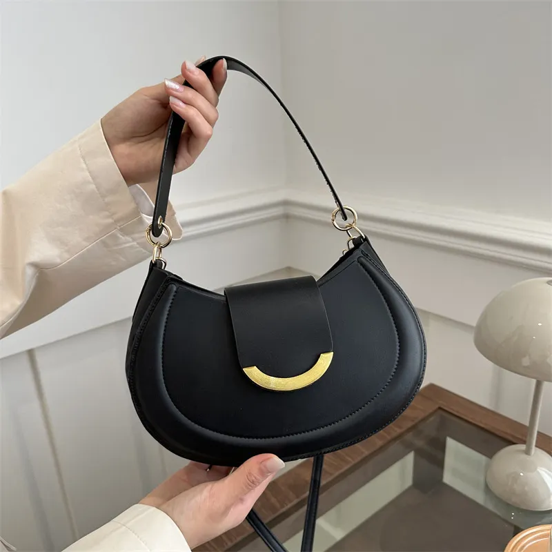 Simple Large Capacity Urban Underarm Shoulder Bag