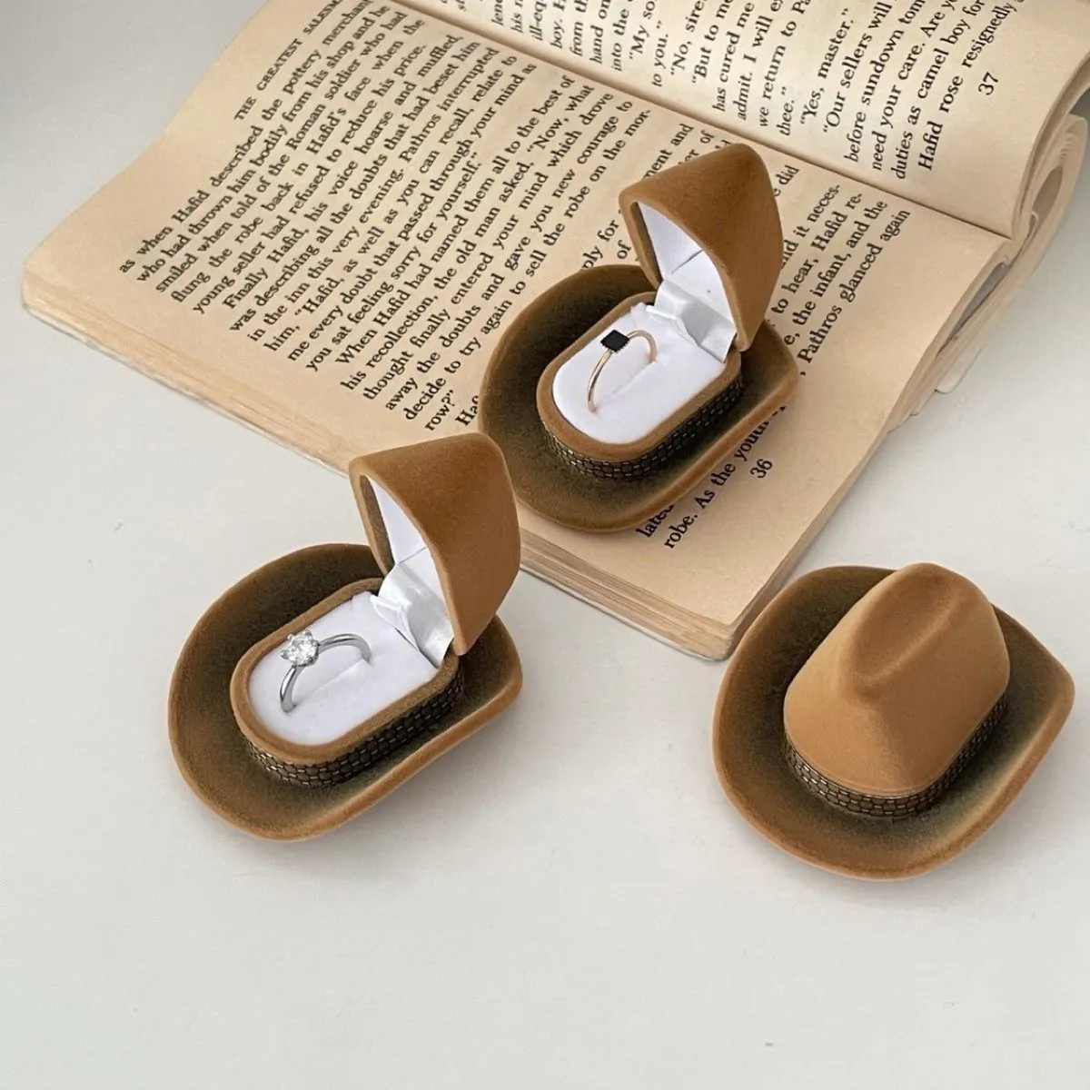 Fashion Creative Hat Leather Ring Jewelry Box