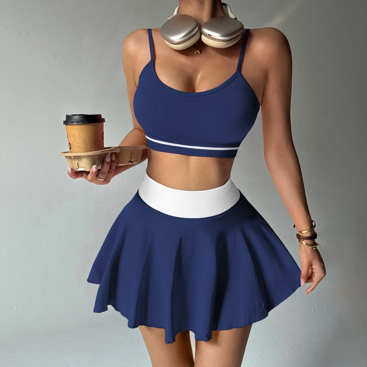 Women Contrast Color Sports Bra and High-Waist Tennis Skirt Two-Piece Set