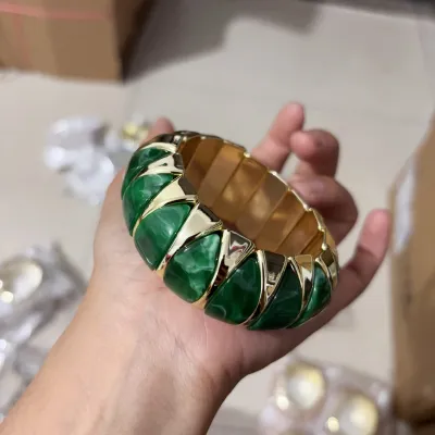 Women's Fashion Acrylic Geometric Irregular Bracelet