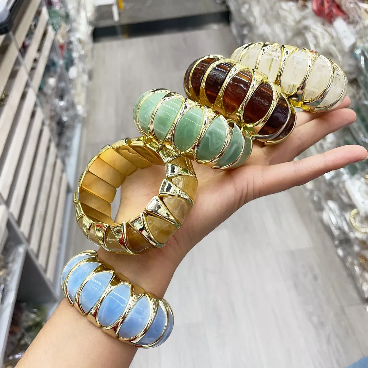 Women's Fashion Acrylic Geometric Irregular Bracelet