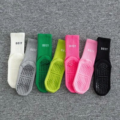 Women Fitness Yoga Socks Solid Medium Polyester