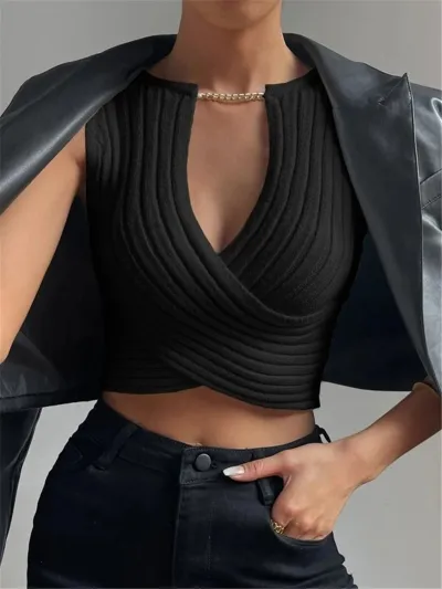 Slim Chain Decorative Women Knitted Crop Top