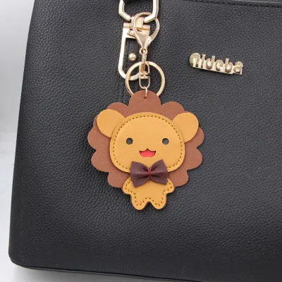 حقيبة نسائية أنيقة بتصميم دب وأسد لطيف، سلسلة مفاتيح جلدية مزينة بقلادة