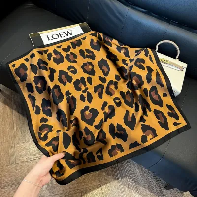 Women's Fashion Square Printed Imitation Silk Scarf 70x70cm
