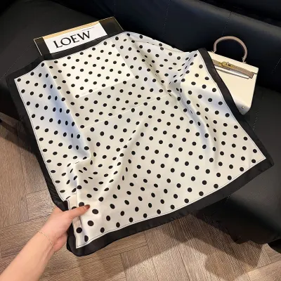 Women's Fashion Square Printed Imitation Silk Scarf 70x70cm