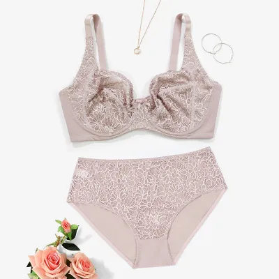 Women Plus Size Ultra-Thin Lace Bra and Underpants Set