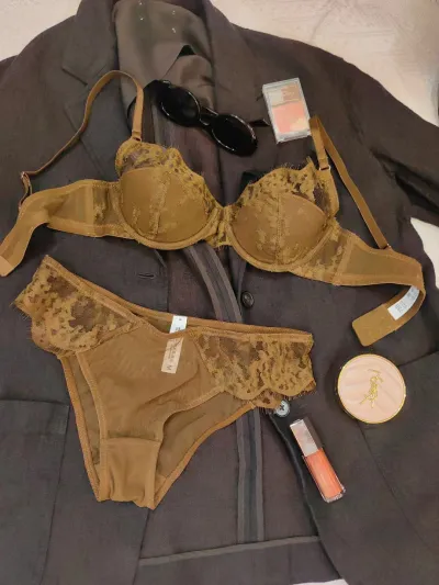 Women Sexy Lace Embroidered Ultra-Thin Bridal Bra Set