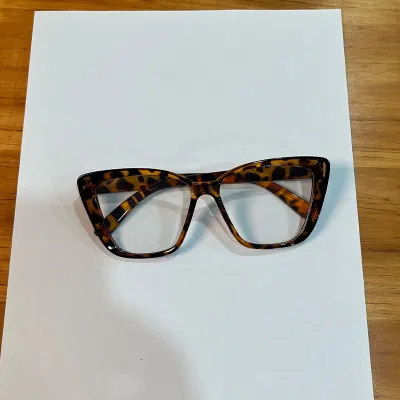 Fashion Casual Cat Eye Hollow Leg Sunglasses - Square Frame PC