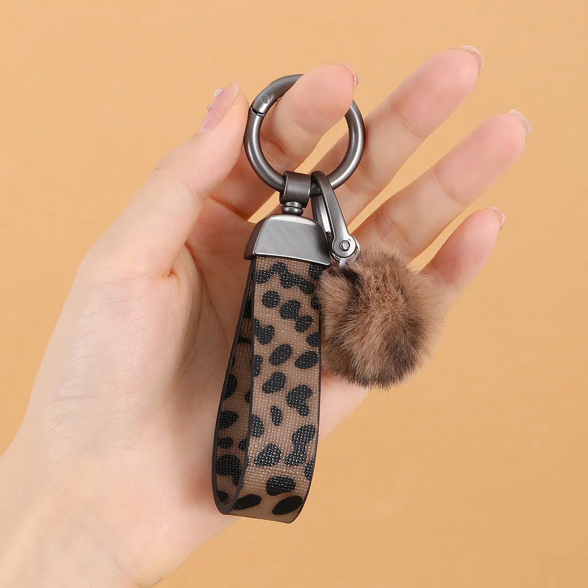 Women Fashion Leopard Oil-Trimmed PU Leather Keychain