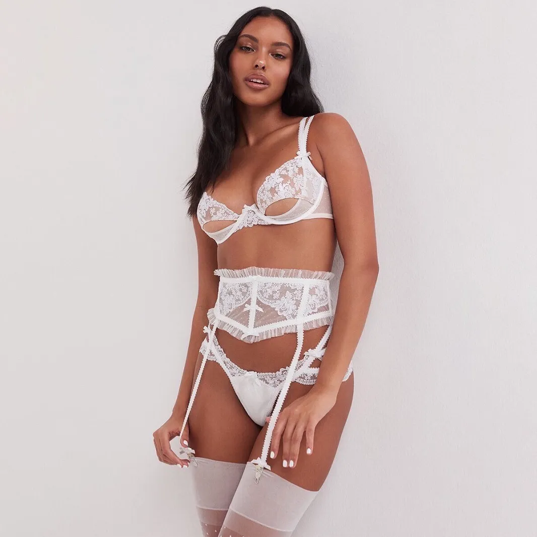 Women Sexy Embroidered Lace Ultra-Thin Bra Set Bridal Lingerie Three-Piece
