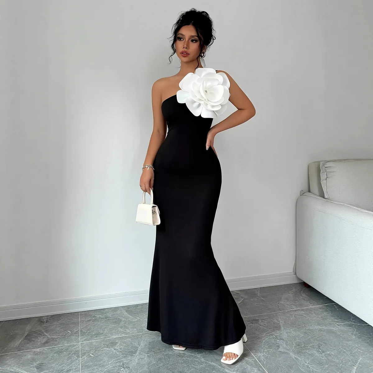 Women Fashion Sexy Flower Decoration One-Shoulder Sleeveless Slim Fit Dress