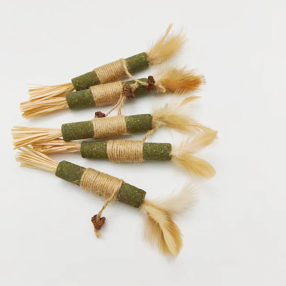 Fashion Cat Grinding Stick Polygonum Knockwood Bite Mint Medium Toy Raffia Feather