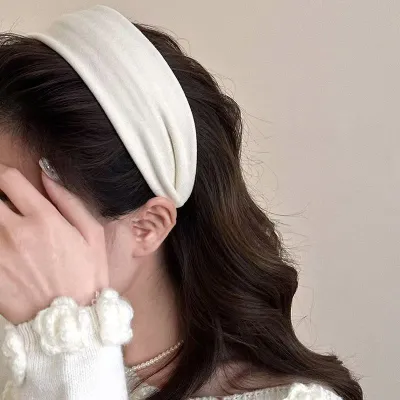 Women's Fashion Velvet Knitted Wide-Brimmed Hairband