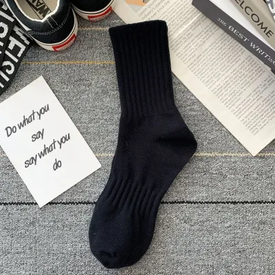 Men's Fashion Casual Solid Color Thickened Mid-Calf Socks