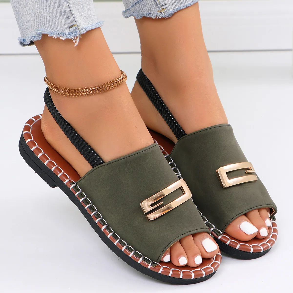Women's Fashion Casual Solid Color Metal Buckle Flat Beach Sandals
