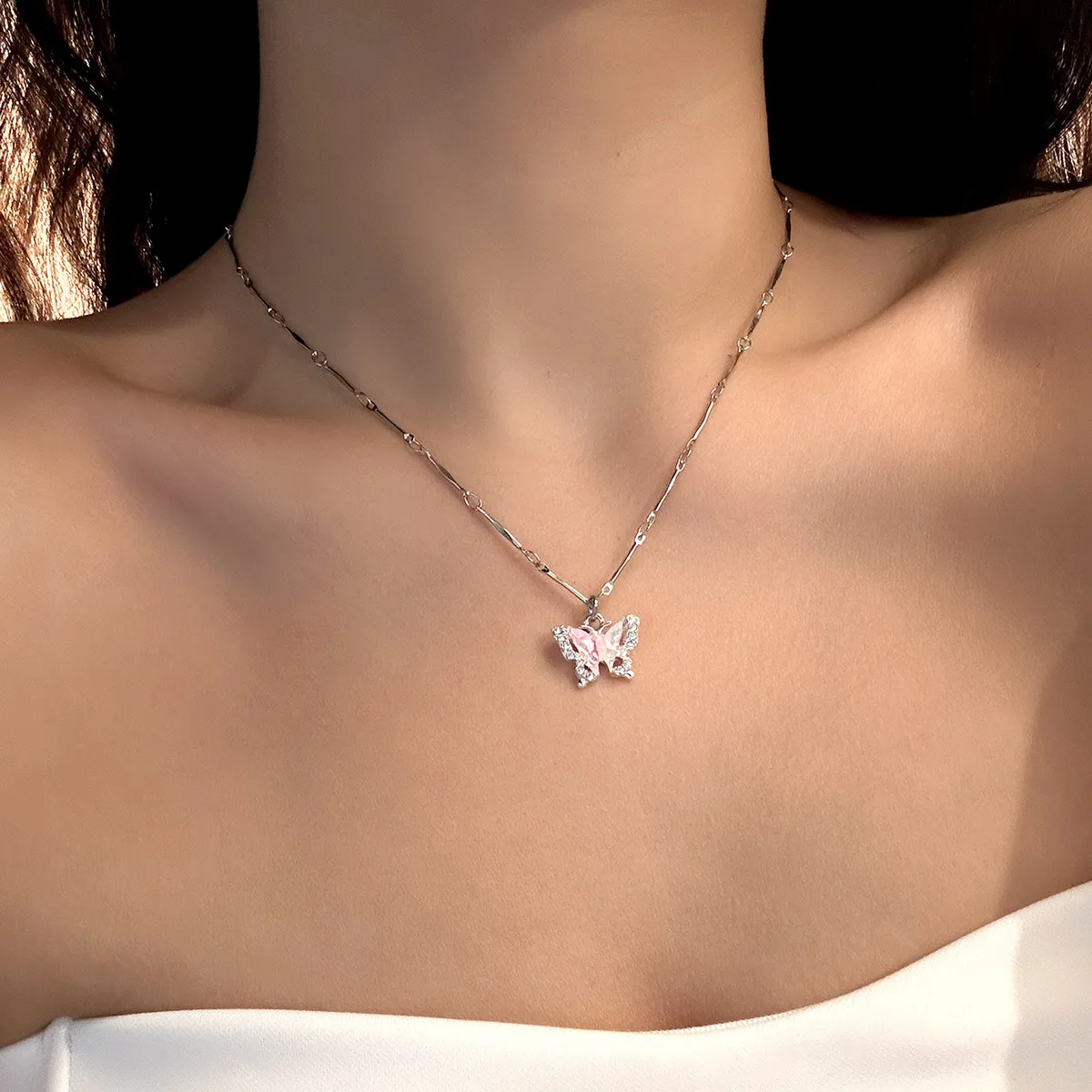 Fashion Butterfly Pendant Necklace Copper O-Chain Alloy
