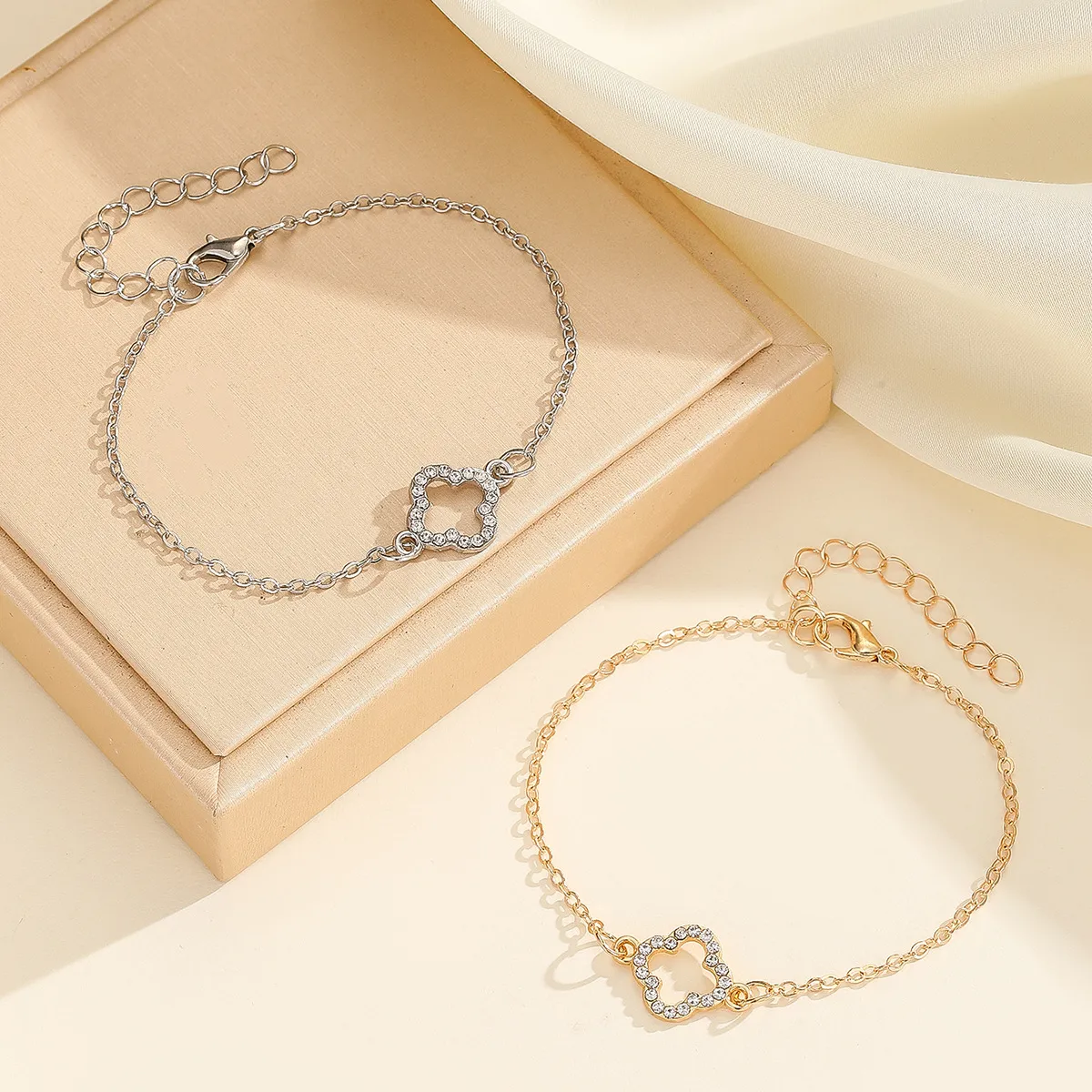 Women Fashion Micro-Inlaid Zircon Four-Leaf Clover Bracelet Jewelry