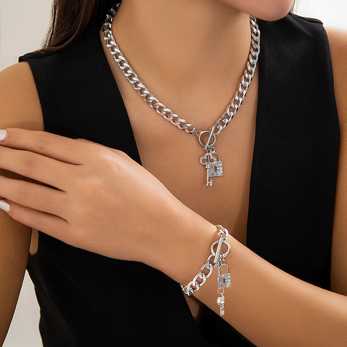 Women Fashion Metal Key Lock Pendant Bracelet Necklace Set Aluminum Chain Alloy Rhinestone