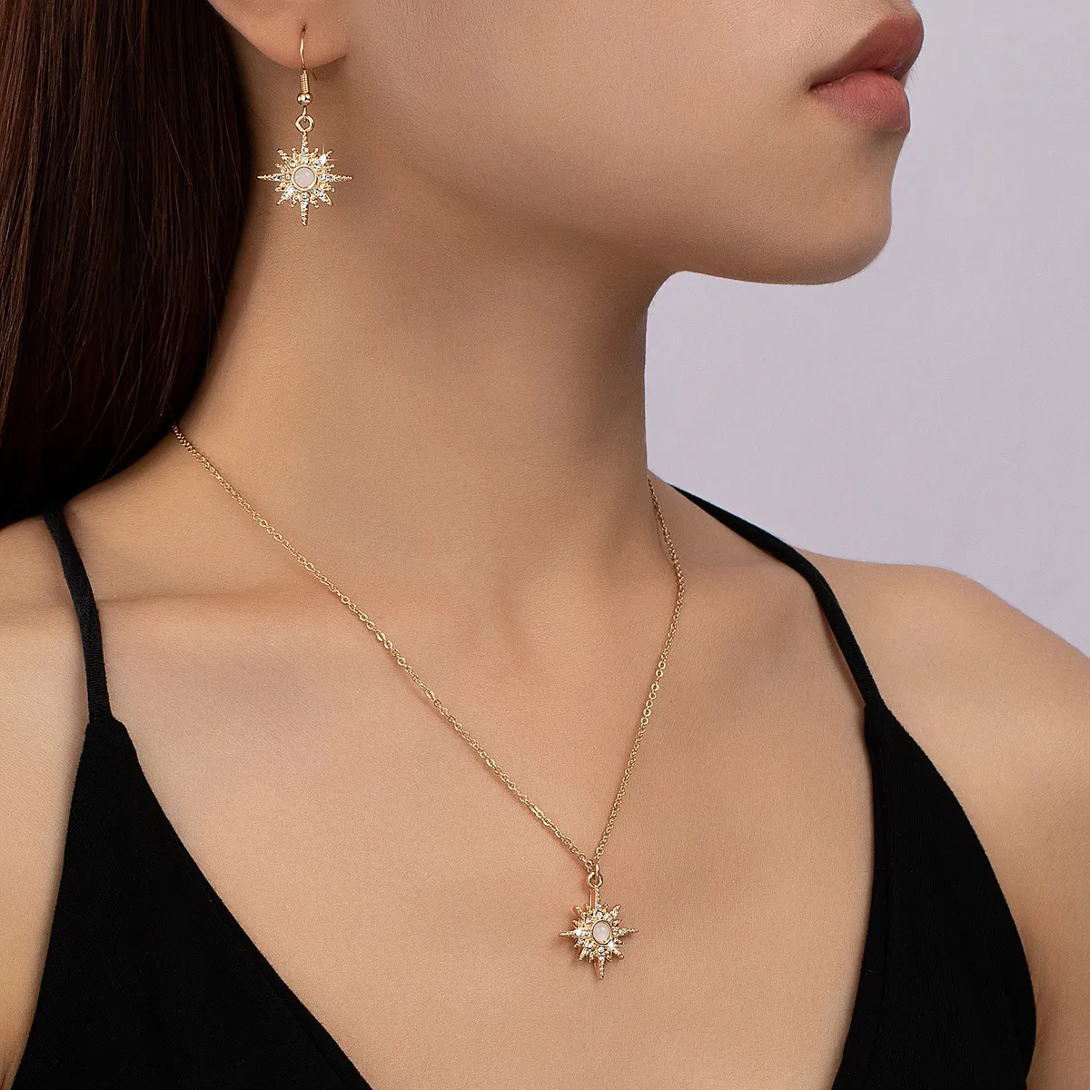 Women Fashion Maimang Star Earrings Necklace Set with Zinc Alloy O-Chain