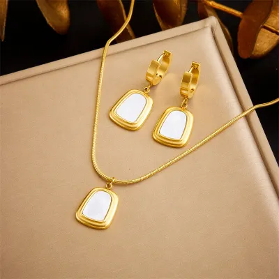 Women Fashion Retro Geometric Chain Pendant Necklace Earrings Set