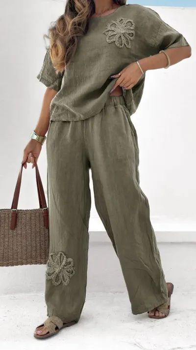 Women Plus Size Casual Floral Embroidered Short-Sleeve Top And Pants Two-Piece Set
