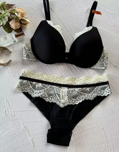 Women Fashion Lace Stitching Gathered Bra Set
