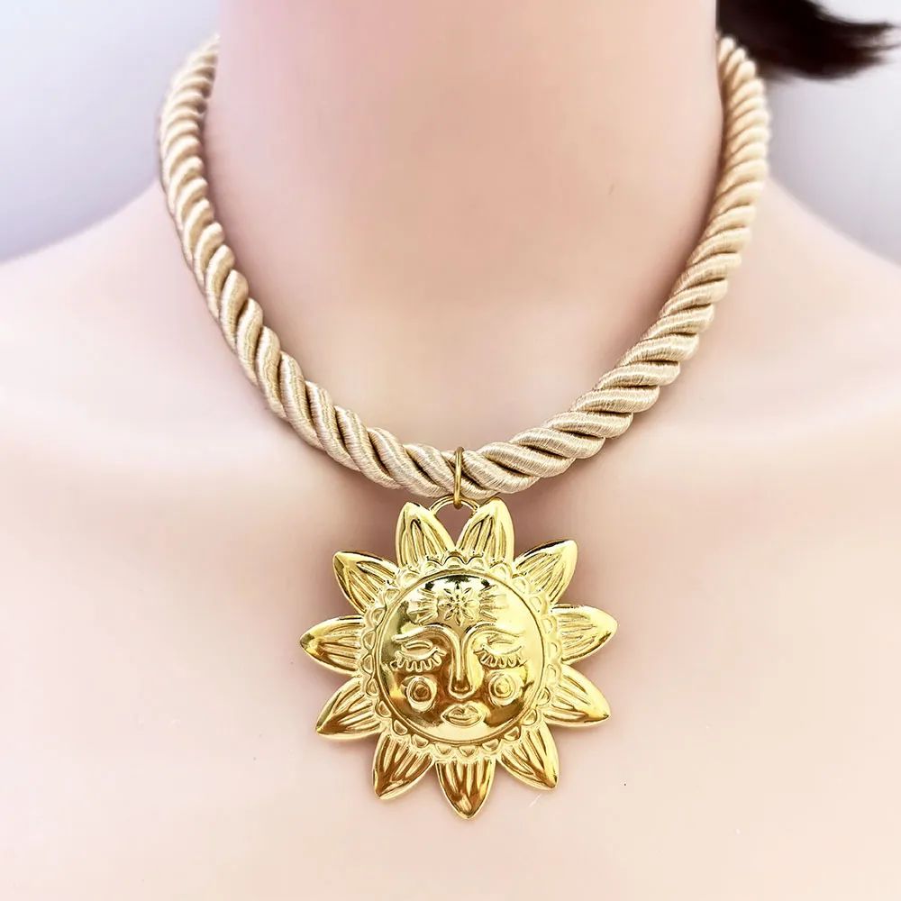 Women Fashion Multicolor Braided Rope 304 Stainless Steel Sunflower Pendant Necklace