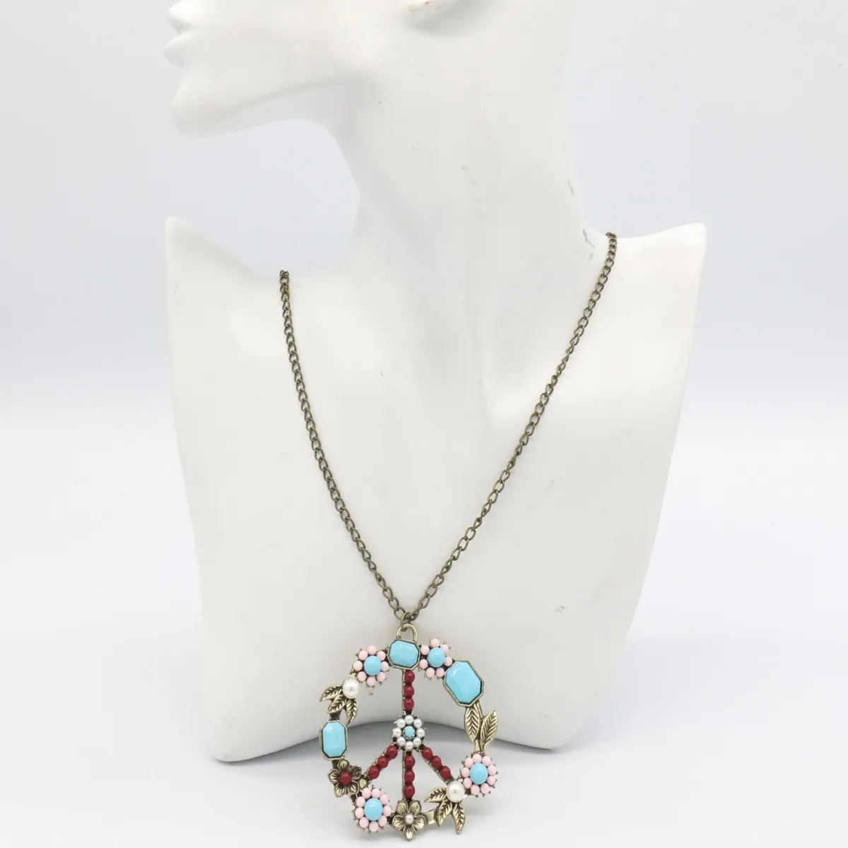 Women Fashion Retro Inlaid Gemstone Turquoise Pearl Floral Peace Logo Necklace