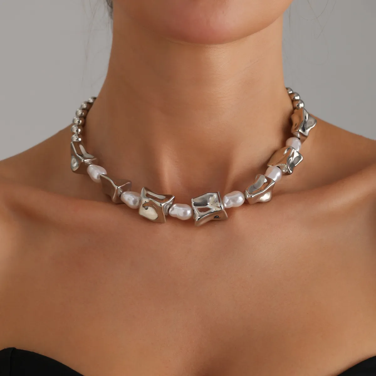 Women Fashion Pearl Stitching Beaded Geometric Necklace
