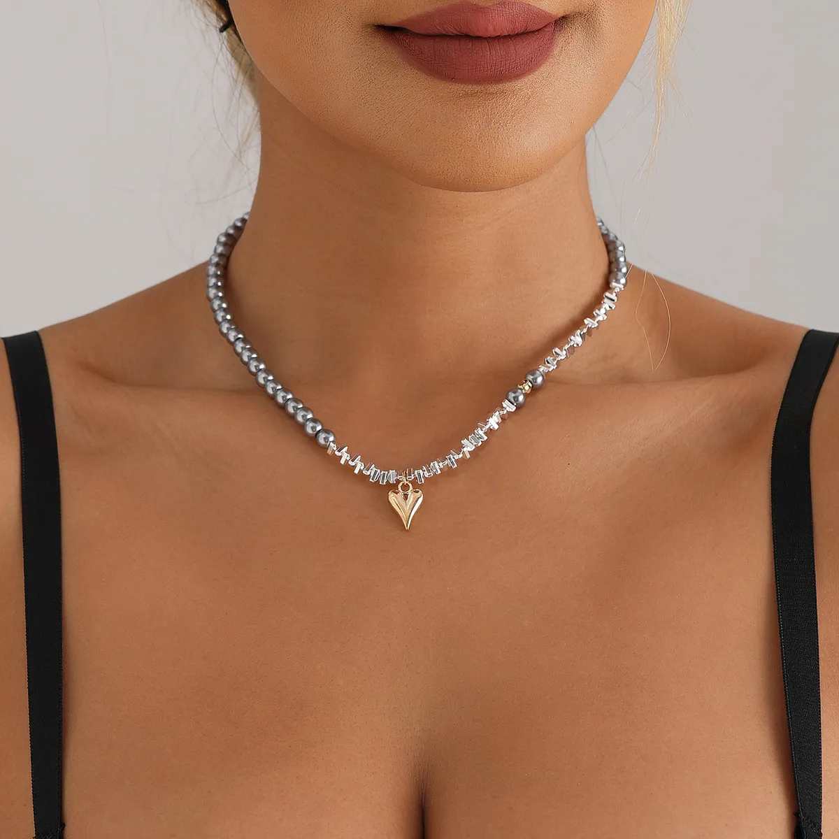 Women Fashion Glass Beads Love Pendant Clavicle Chain Necklace