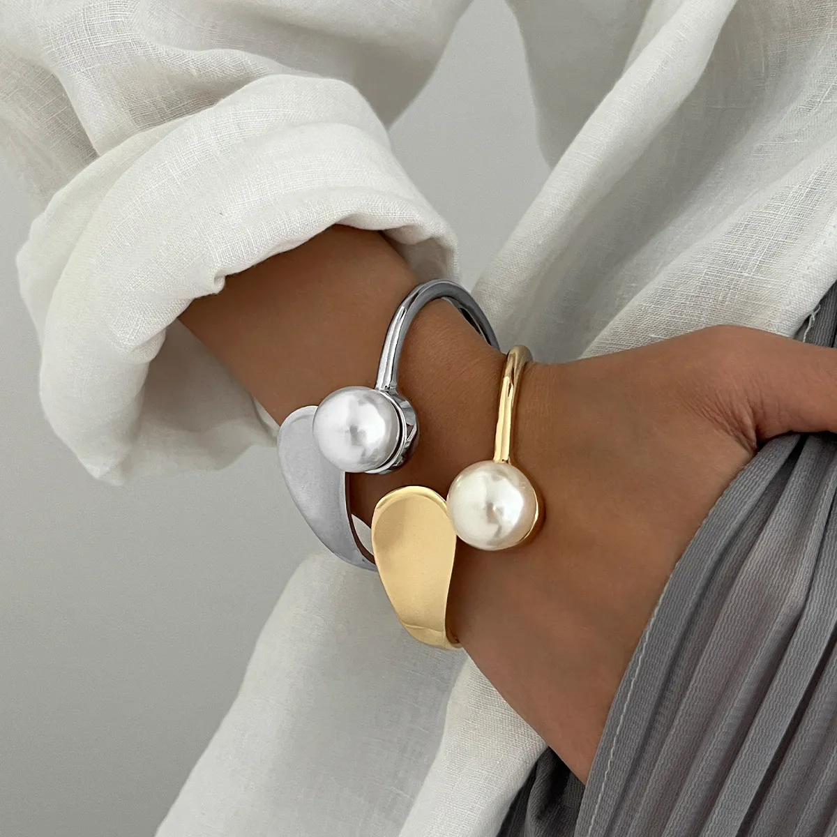 Women Fashion Irregular Imitation Pearl Opening Bracelet