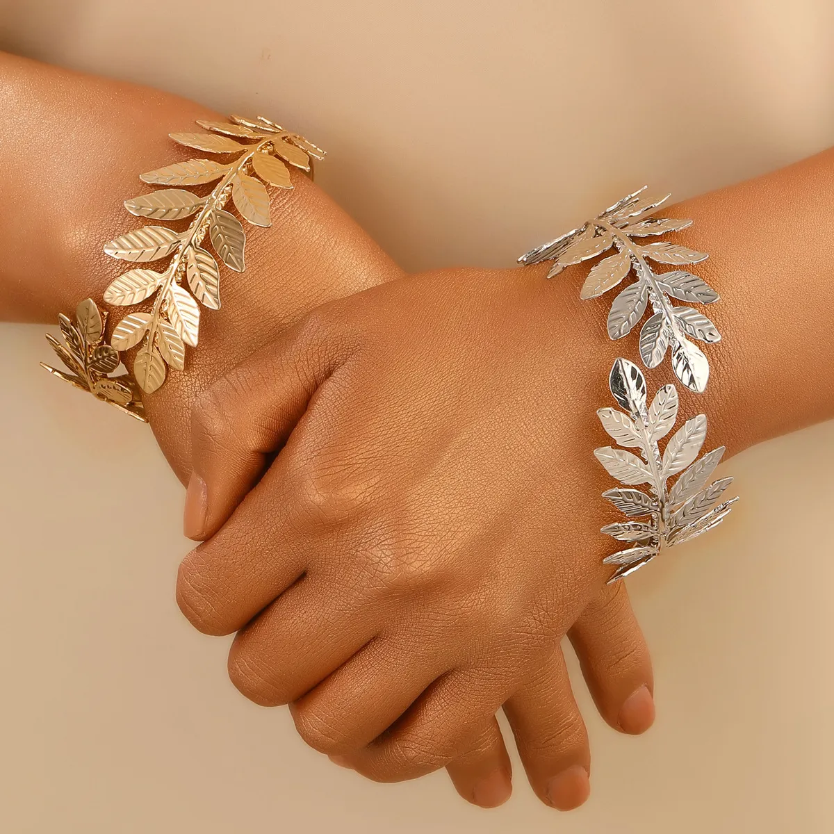 Women Fashion Creative Exaggerated Leaf Bracelet