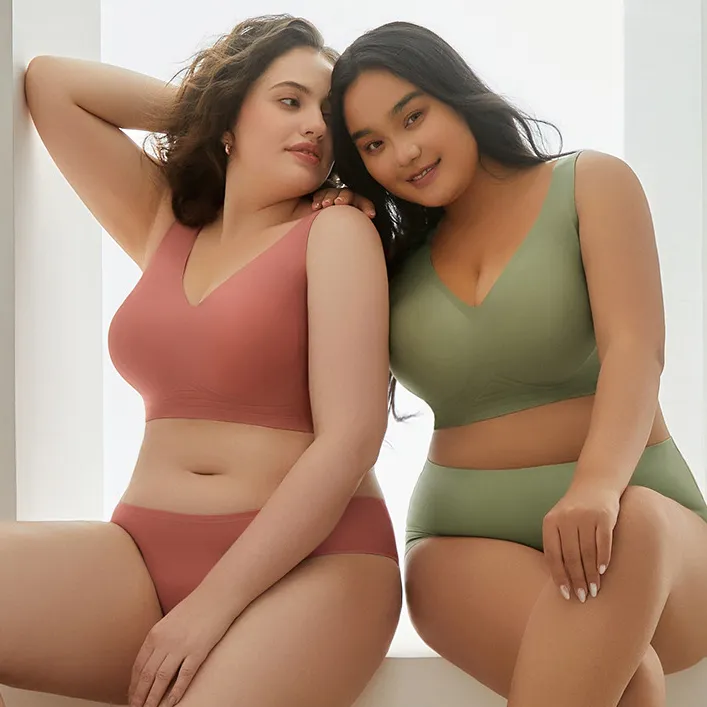 Women Plus Size Traceless Bra Underwear Set with Nylon Material
