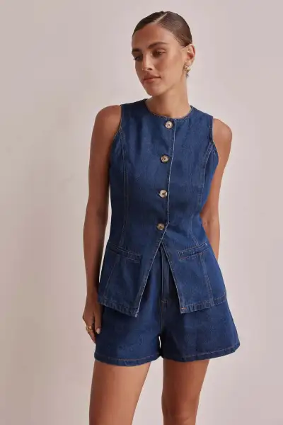 Women Fashion Casual Sleeveless Single-Breasted Tank Top High Waist Loose Denim Shorts Two-Piece Set