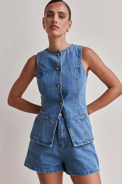Women Fashion Casual Sleeveless Single-Breasted Tank Top High Waist Loose Denim Shorts Two-Piece Set