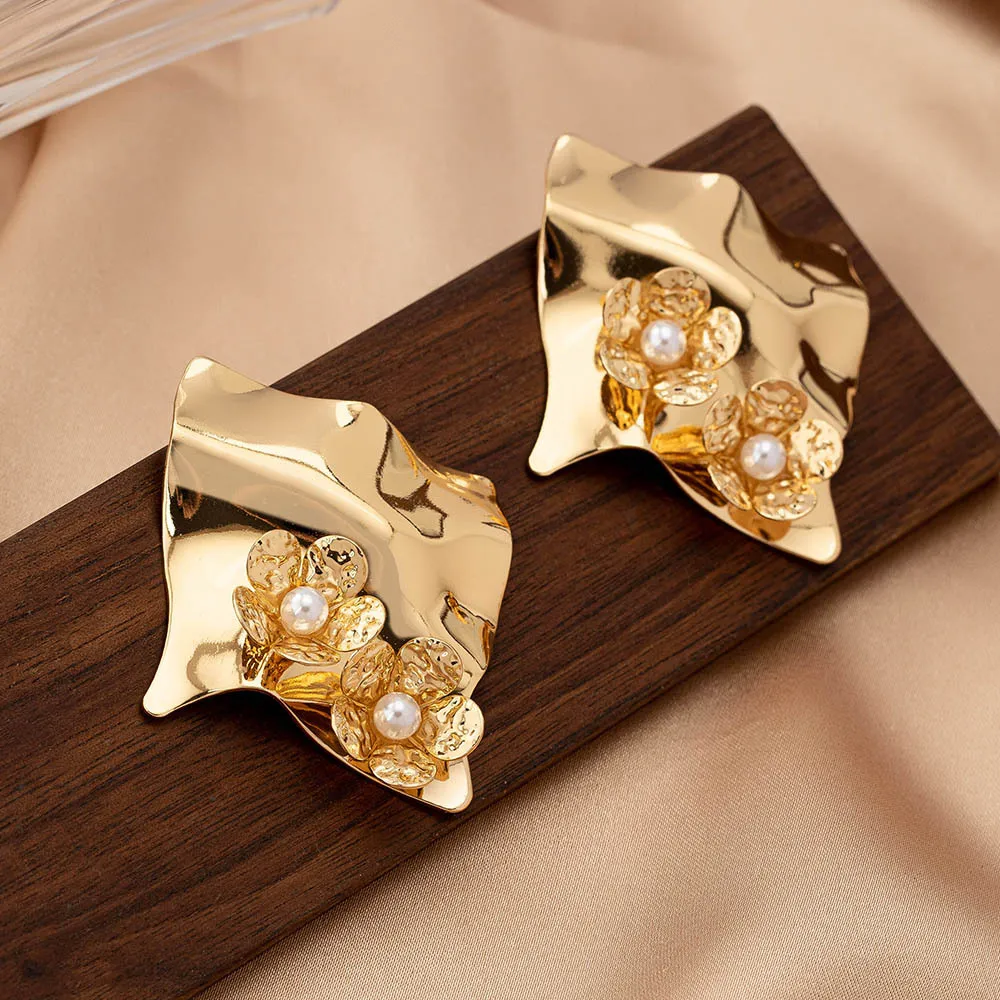 Women Elegant Irregular Geometric Metal Pleated Pearl Floral Drop Earrings