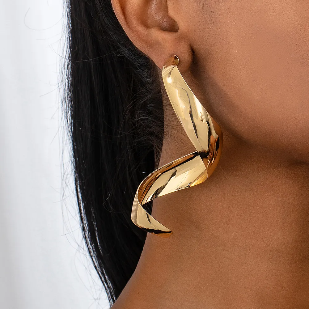 Women Fashion Irregular Geometric Stud Earrings