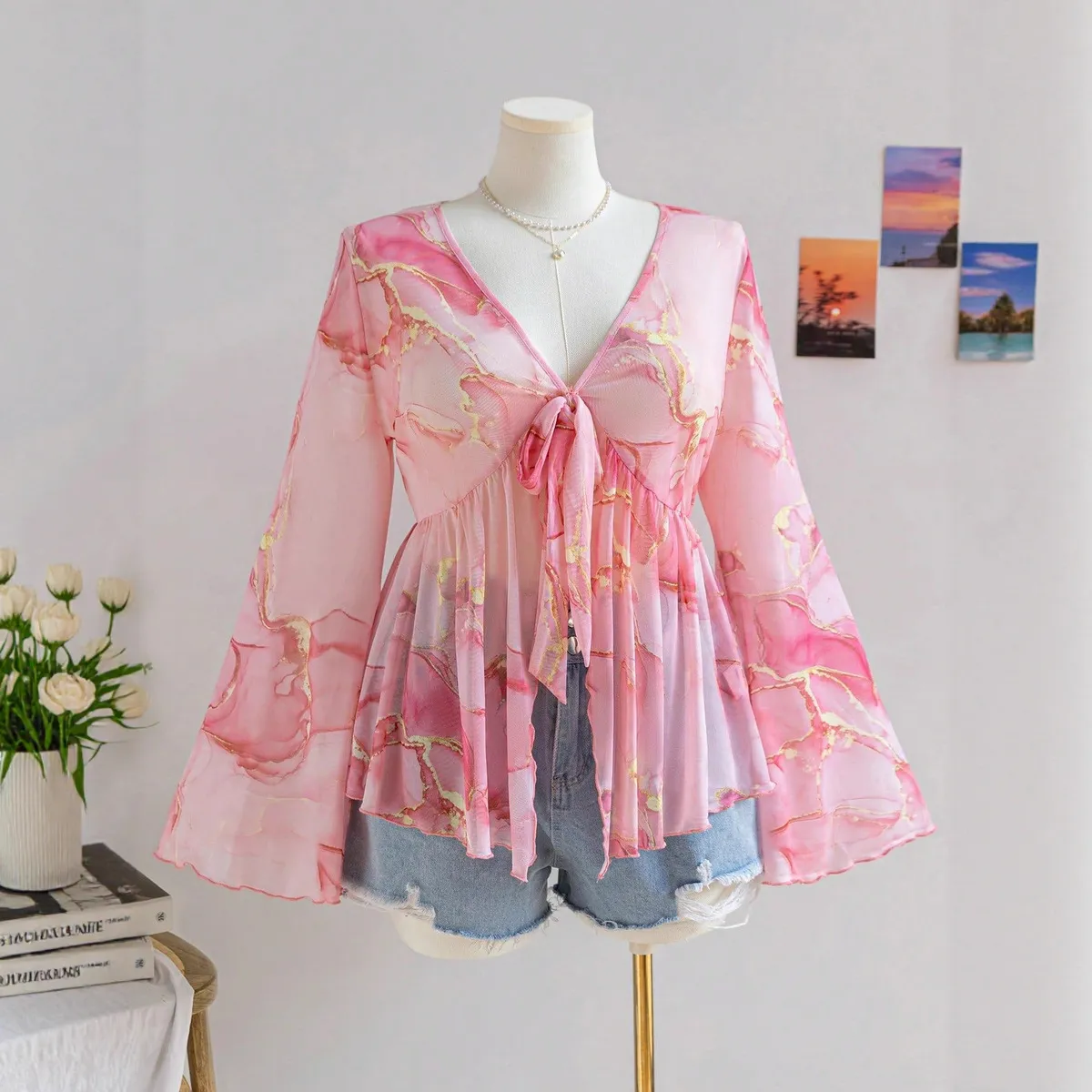 Women Fashion Sexy Plus Size V-Neck Mesh Printed Horned Sleeves Loose Blouse