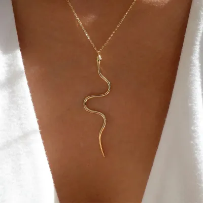 Women Fashion Retro Snake Pendant Alloy Necklace