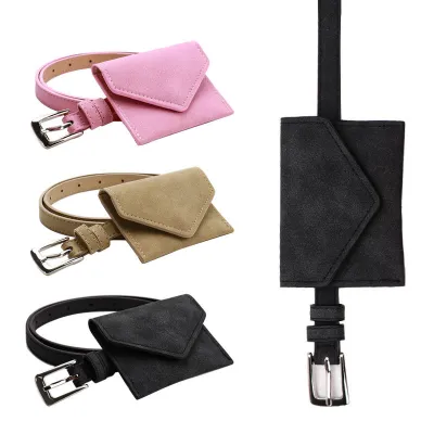 أزياء نسائية عصرية بلون موحد مع حزام للخصر