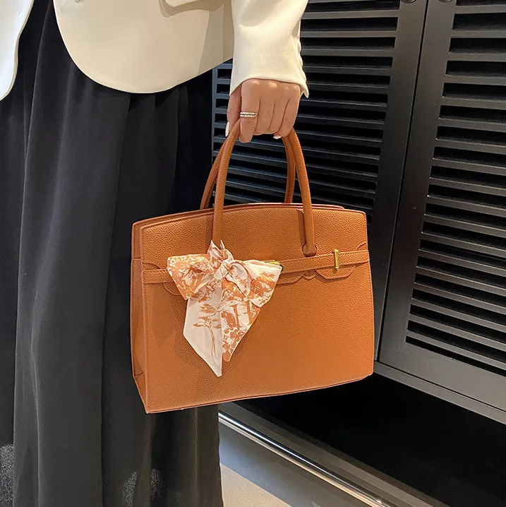 Women Fashion Casual Solid Color Large Capacity Locking Clasp PU Tote Bag