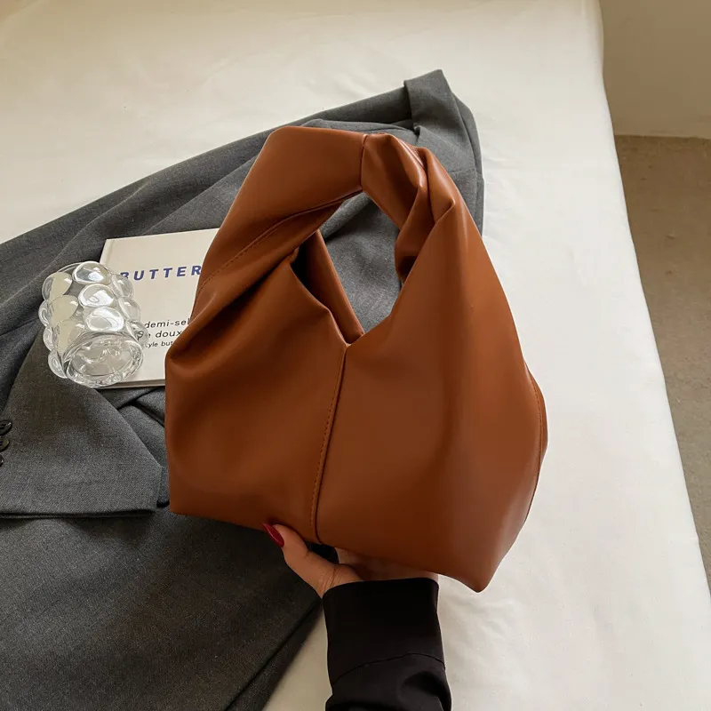 Women Fashion Casual Solid Color Cloud Pack Handbag with Magnetic Clasp